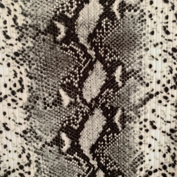 Snakeskin Pattern Top - Picture 4 of 4
